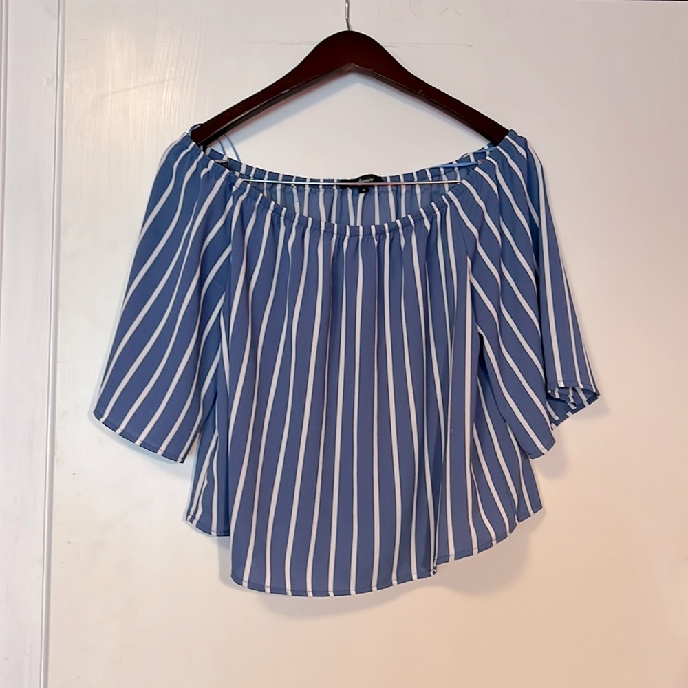Women's ambiance blue and white striped blouse size medium and never worn